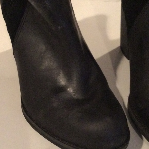 Timberland chunky black heeled boots, size 6.5. - Picture 6 of 7